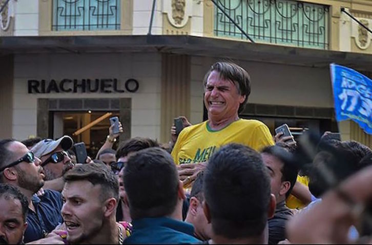 Bolsonaro ha sido atacado cuando se encontraba en medio de una multitud. (Raysa LEITE/AFP)