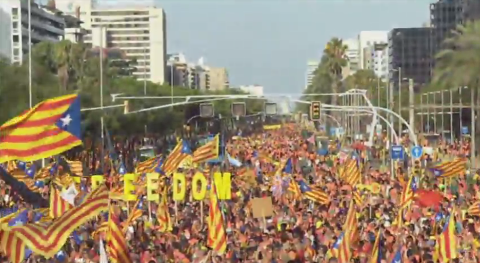 La liberté des prisonniers politiques catalans a été réclamée lors de la mobilisation. ©Assemblea