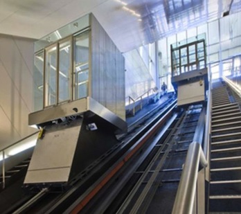 Los ascensores de Descalzos desplazan 5,5 millones de pasajeros al año.