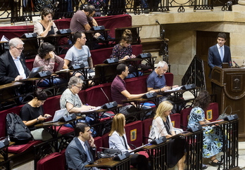 Junteros de EH Bildu durante el discurso de Rementeria. (Luis JAUREGIALTZO / FOKU)