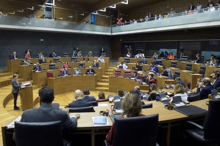 El Parlamento navarro ha reconocido la aportación del batua a la normalización del euskara. (Iñigo URIZ/FOKU)