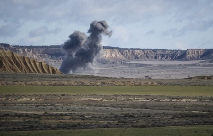 Ejercicios de tiro en Bardenas. (Jagoba MANTEROLA / FOKU)