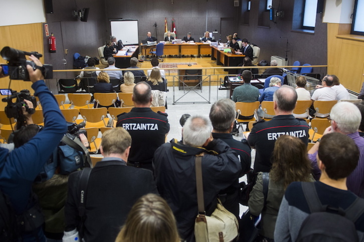 Primera sesión del juicio por la muerte de Iñigo Cabacas. (Luis JAUREGIALTZO / FOKU)