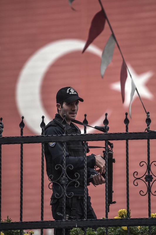 Investigadores turcos hallaron un coche oficial de la embajada saudí en un parking de Estambul. (Ozan KOSE/AFP)