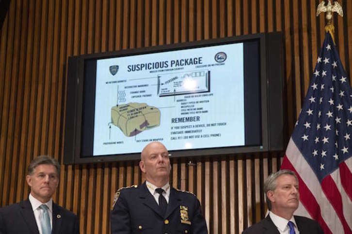 Rueda de prensa en Nueva York sobre los paquetes interceptados esta semana. (Drew Angerer / AFP)