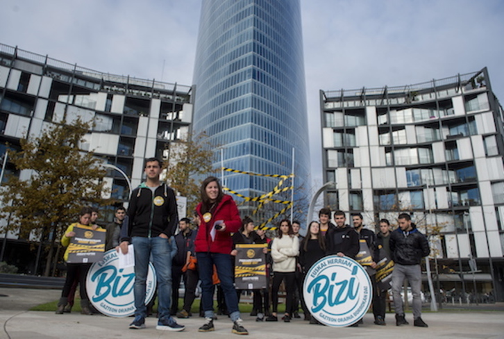 Iberdrola dorretik abiatuko da Ernaik otsailerako deitu duen mobilizazioa. (Luis JAUREGIALTZO/FOKU)