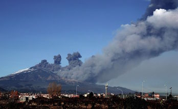 El Etna lleva varios días de actividad volcánica. (Giovanni ISOLINO/AFP)