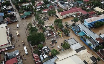 Vista aérea de la ciudad de Baao, en la región de Camarines del Sur. (AFP)