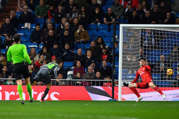 Pardo ha marcado el segundo gol de la Real. (Gabriel BOUYS/AFP)