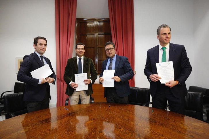 Teodoro García Egea y Juan Manuel Moreno Bonilla (PP), junto a Javier Ortega Smith y Francisco Serrano, de Vox. (@ppandaluz)