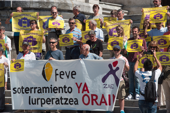 Concentración por el soterramiento del tren de Zorrotza. (Monika DEL VALLE/FOKU).