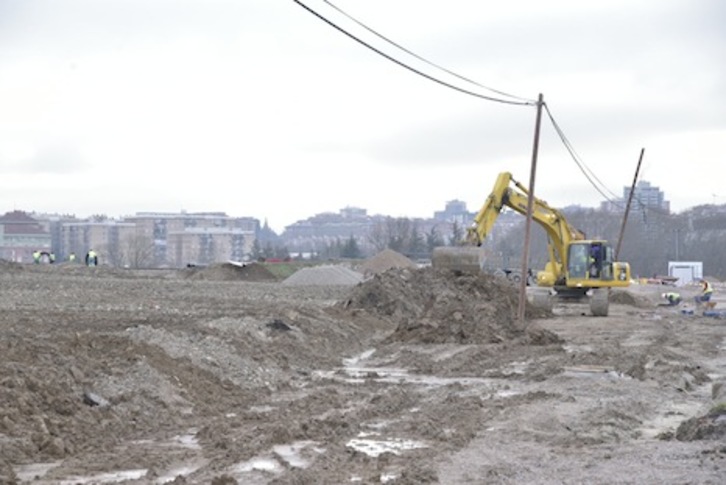 Obras en la parcela del antiguo matadero de Iruñea para convertirla en un parque y en una zona de actividad económica. (AYUNTAMIENTO DE IRUÑEA)