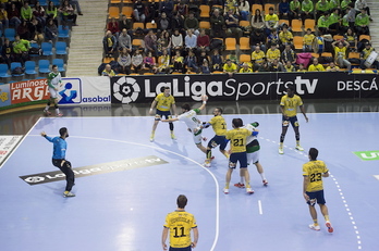 Anaitasuna y Bidasoa se enfrentaron el pasado sábado en Iruñea. (Iñigo URIZ / FOKU)