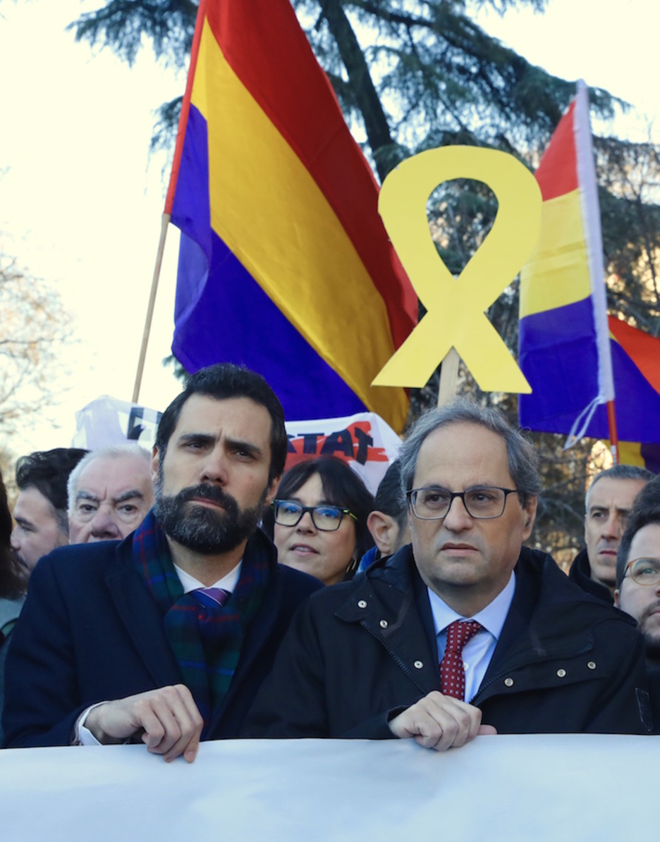 El presidente del Parlament, Roger Torrent, junto al president de la Generalitat, Quim Torra. (J. DANAE/FOKU)