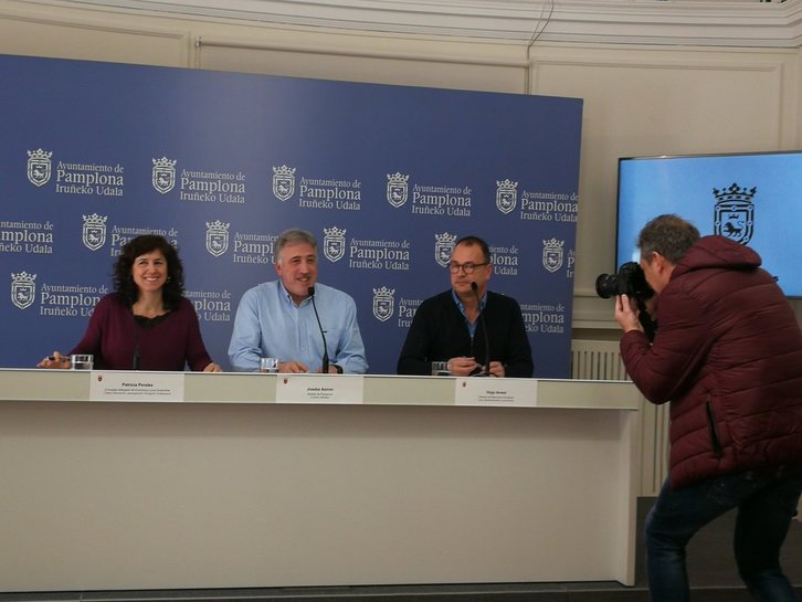 Patricia Perales, Joseba Asiron e Íñigo Anaut en la presentación de la OPE 2019. (@MartxeloDiaz)