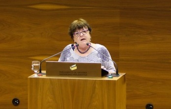 La consejera Beaumont, en su intervención en el pleno. (PARLAMENTO DE NAFARROA)