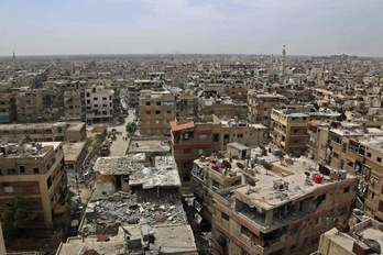 Imagen aérea de la destruida ciudad siria de Duma. (AFP)