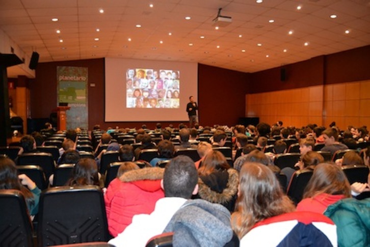 Presentación grupal de Naturart II. (AYUNTAMIENTO DE IRUÑEA)