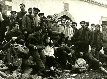 Una de las salidas montañeras de Eusko Bazterra a San Miguel de Arala en 1968. (Cedidas por EUSKO BAZTERRA)