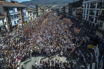 Final de la manifestación en Altsasu tras la sentencia de apelación. Jon URBE | FOKU