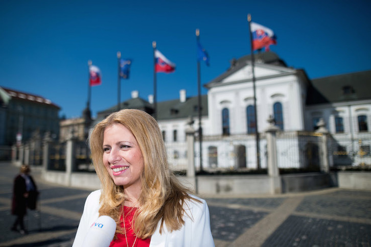 La presidenta electa de Eslovaquia, Zuzana Caputova, en una entrevista. (Vladimir SIMICEK/AFP)