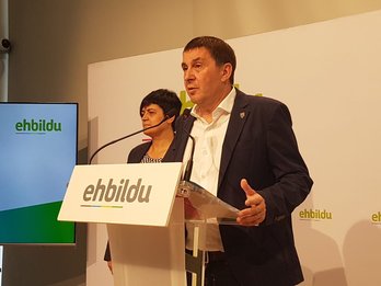 Beitialarrangoiti y Otegi, en la comparecencia de hoy. (@ehbildu)