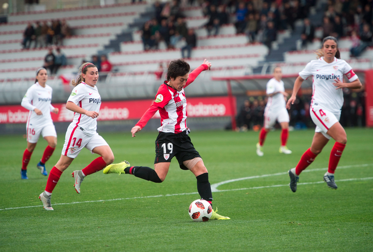 Erika Vázquez en el partido contra el Sevilla. (Marisol RAMIREZ/FOKU).