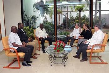 Encuentro de Castro con los líderes africanos. (ESTUDIOS REVOLUCIÓN)