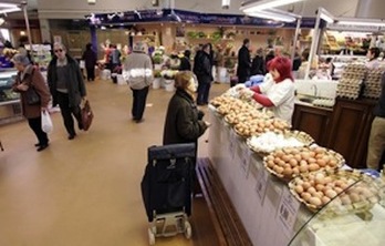 Las obras en el mercado del Ensanche se compaginarán con la normal apertura de puestos. (AYUNTAMIENTO DE IRUÑEA)