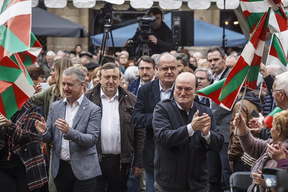 Iñigo Urkullu, Andoni Ortuzar y Joseba Egibar, en un momento del acto. (Aritz LOIOLA/FOKU)