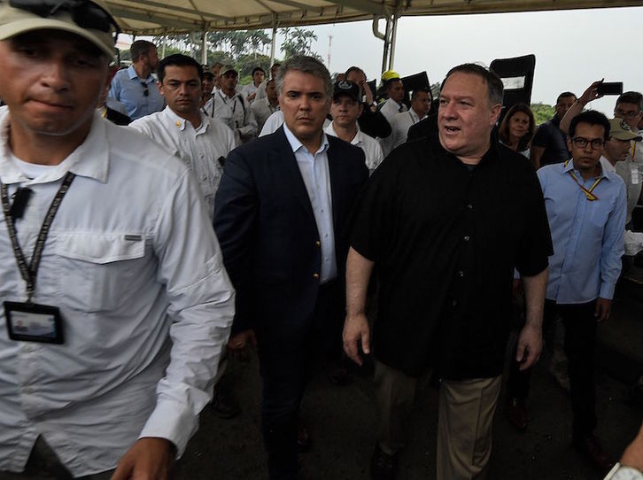 El presidente de Colombia, Iván Duque, junto al secretario de Estado de EEUU, Mike Pompeo, en la vista que ambos realizaron el pasado día 14 a Cúcuta, en la frontera con Venezuela. (Juan BARRETO/AFP)