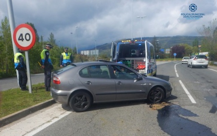 Imagen de uno de los accidentes registrados en Iruñea durante el fin de semana. (POLICÍA MUNICIPAL DE IRUÑEA)