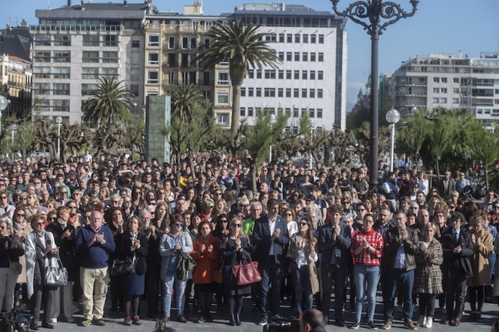 Concentración de repulsa en Donostia. (Jon URBE/FOKU)