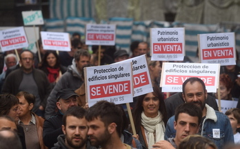 Manifestación de la coordinadora Donostia Defendatuz. (Jon URBE/FOKU)