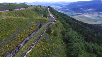 La senda GR-225, a su paso por Ezkaba. (GOBIERNO DE NAFARROA)