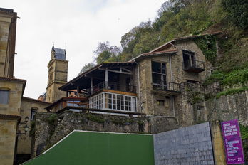 La Sociedad Gastronómica de Donostia es uno de los centenares de locales privados a los que afecta esta medida. (Juan Carlos RUIZ / FOKU)