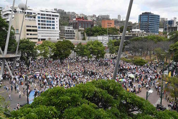 La concentración de ayer apenas reunió a unos centenares de personas (Yuri CORTEZ/AFP)