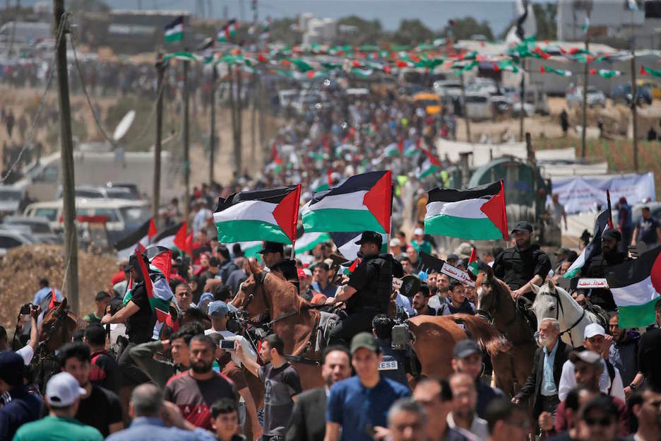 Banderas palestinas ondeando en GAZA. (Mahmud HAMS / AFP)
