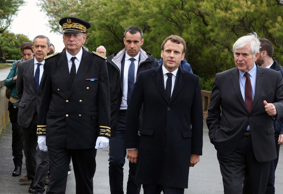 Emmanuel Macron est arrivé à la mairie vers 13h15. ©Bob EDME