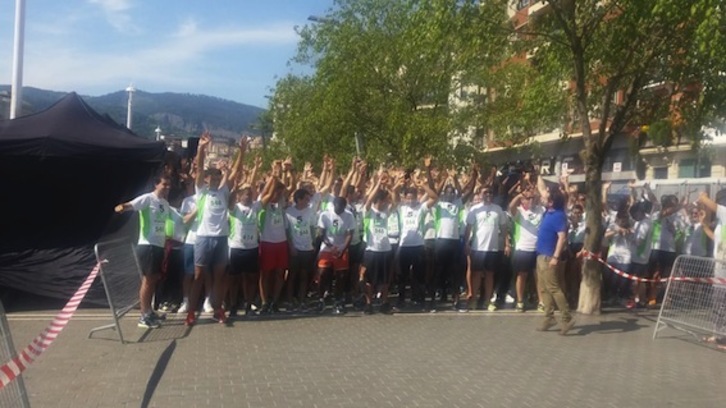 Participantes en la Bilbao Refugio, a su salida esta mañana. (CEAR-Euskadi)