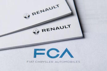 FCA ha dado marcha atrás y ha retirado su oferta de fusión con Renault. (Marco BERTORELLO/AFP)