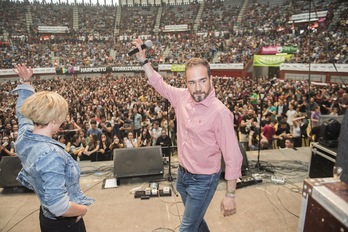 Iraia Oiarzabal e Iñaki Soto, ante un Illunbe repleto de solidaridad. (Juan Carlos RUIZ | FOKU)