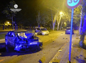 Imagen del accidente ocurrido en la Vuelta del Castillo de Iruñea. (POLICÍA MUNICIPAL DE IRUÑEA)