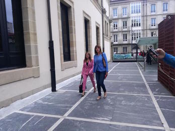 Idoia Mendia en el Parlamento de Gasteiz. (NAIZ)