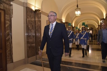 Enrique Maya, tras ser nombrado alcalde de Iruñea. (AYUNTAMIENTO DE IRUÑEA)