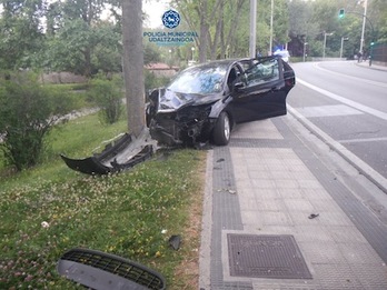 Imagen del accidente ocurrido en la calle Magdalena. (POLICÍA MUNICIPAL DE IRUÑEA)