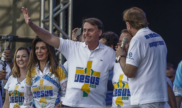 El presidente brasileño, Jair Bolsonaro, el jueves en la Marcha para Jesús, el mayor evento religioso que se celebra en Brasil. (Miguel SCHINCARIOL/AFP)