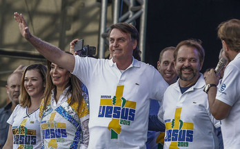 El presidente de Brasil, Jair Bolsonaro, en un acto religioso. (Miguel SCHINCARIOL/AFP)