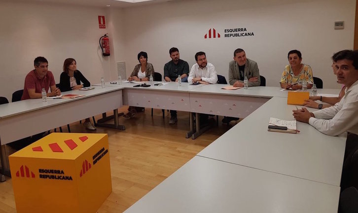 Las delegaciones de EH Bildu y ERC se han reunido en la sede de esta última en Barcelona. (@ehbildu)