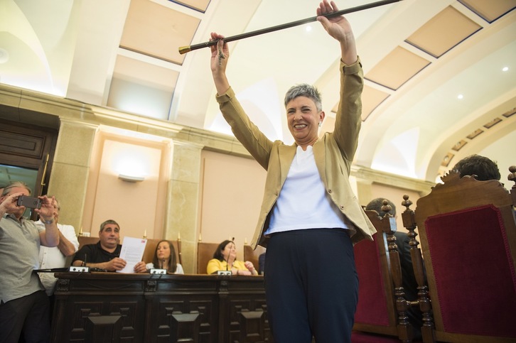 Garrastatxu al ser investida alcaldesa de Durango. (Monika DEL VALLE | FOKU)
